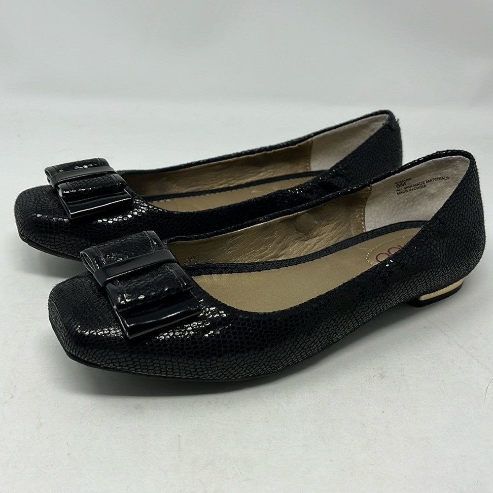 ME TOO BALLET FLATS DAMARA BOW TOE GOLD HEEL FAUX SNAKE SIZE 6